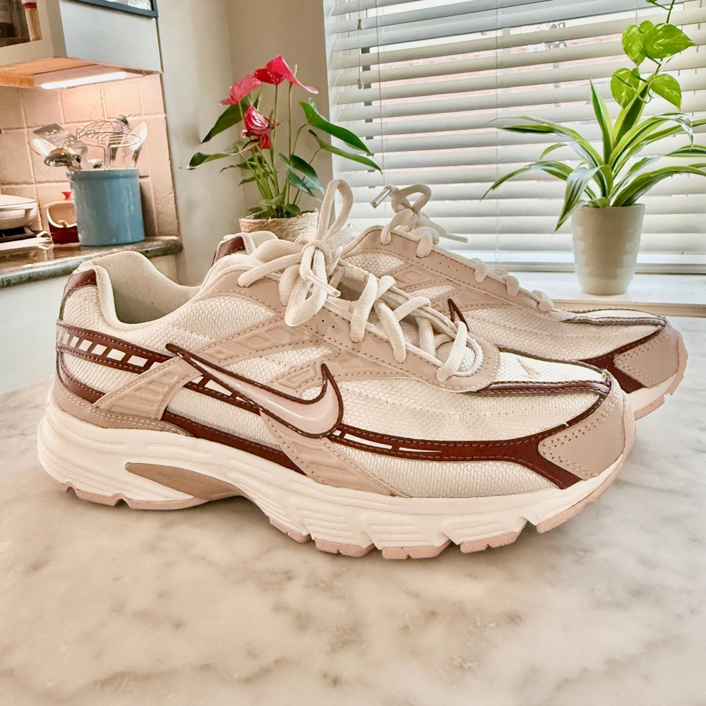 Nike Initiator Phantom/Fossil Stone/Red Sepia/Echo Pink Womens Sneakers 9.5